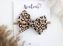 Load image into Gallery viewer, Beige Leopard // midi bow