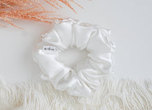 Load image into Gallery viewer, Diamond // full size scrunchie