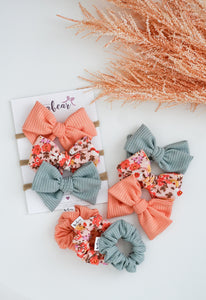 Floral Ribbed  // mini scrunchie