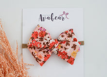 Load image into Gallery viewer, Floral Ribbed  // midi bow