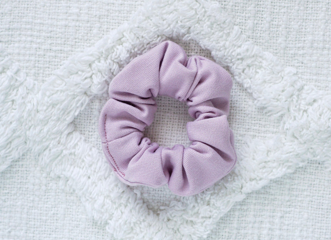 Lilac // mini scrunchie