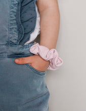 Load image into Gallery viewer, Lilac // mini scrunchie